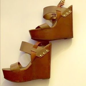Army Green and Wooden Wedges Size 7